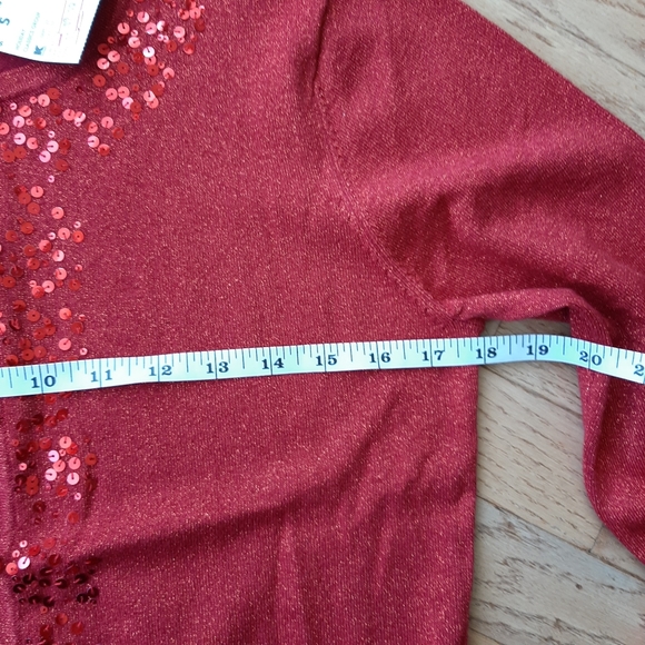 Jaclyn Smith Red Metallic Button up Sweater Cardigan -  Valentine's Day Perfect - Picture 8 of 9